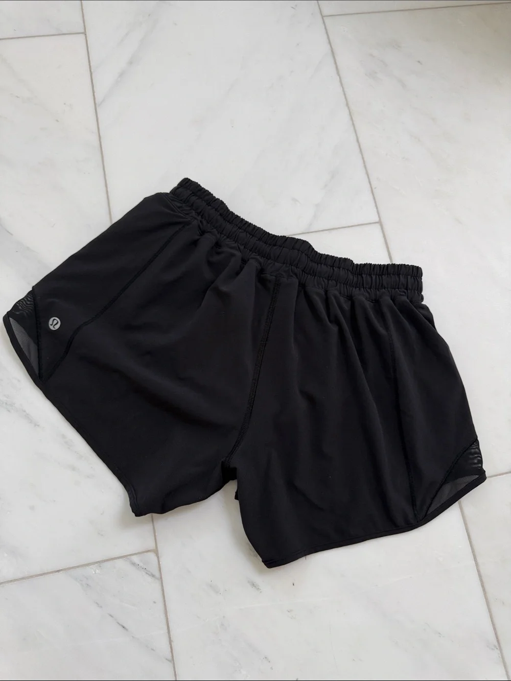 Lululemon Athletica Women's Black Athletic Shorts 6 tall worn twice